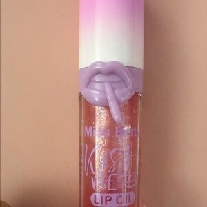 Kiss Me Lip Oil - Shimmering Peach-Pink